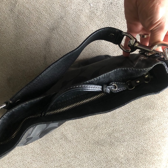 Coach hobo purse - Picture 7 of 9